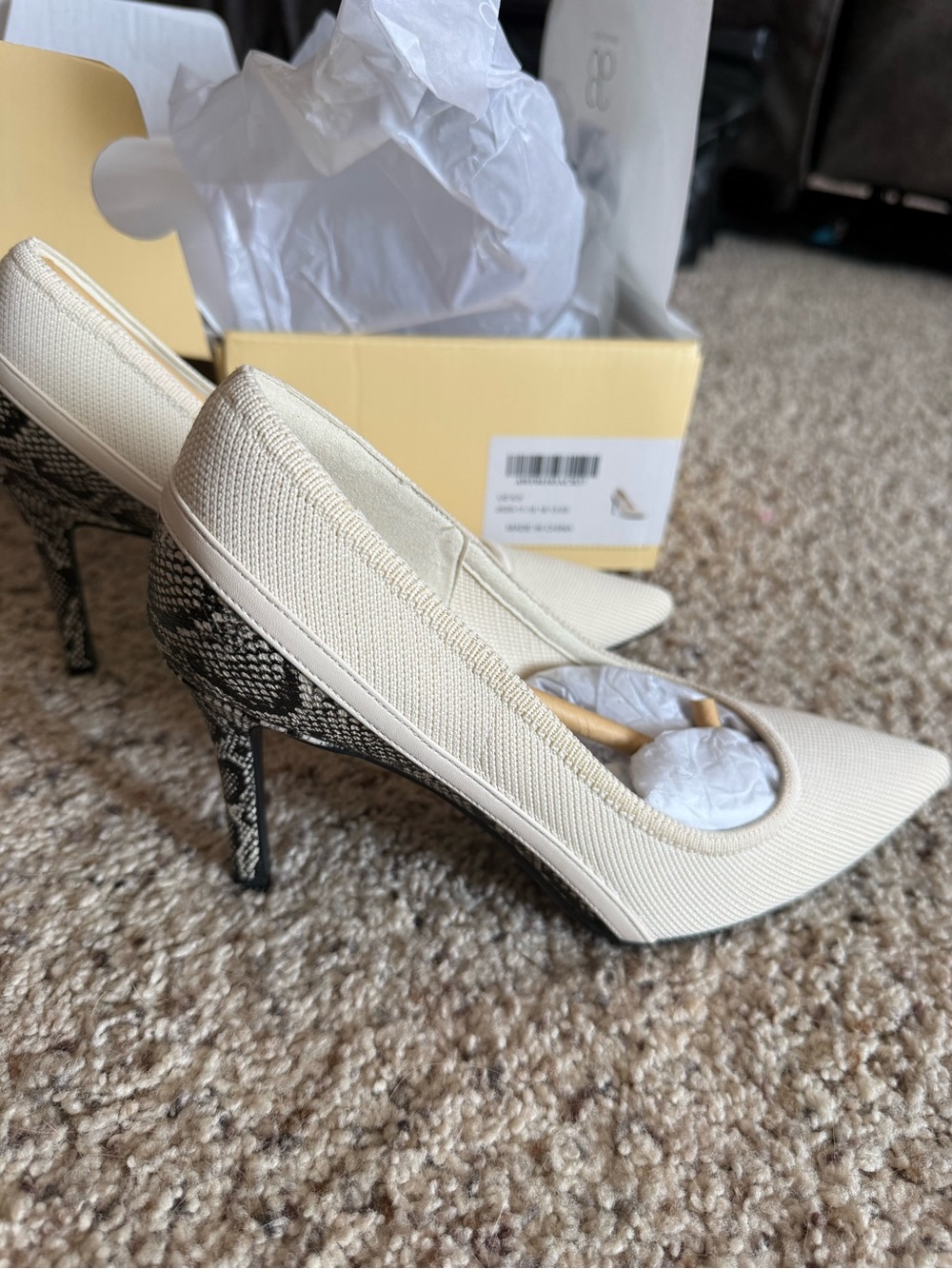 Cosy Island Cream Pumps with Snakeskin Heel- size is 6.5, fits like 6